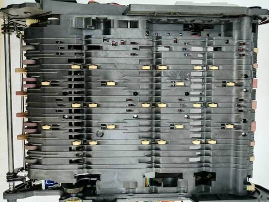 01750193275 قطع غيار ماكينة الصراف الآلي البنكية CRS Wincor Nixdorf Cineo C4060 Wincor C4040 الوحدة الرئيسية رأس W. Drive CRS Cpt.